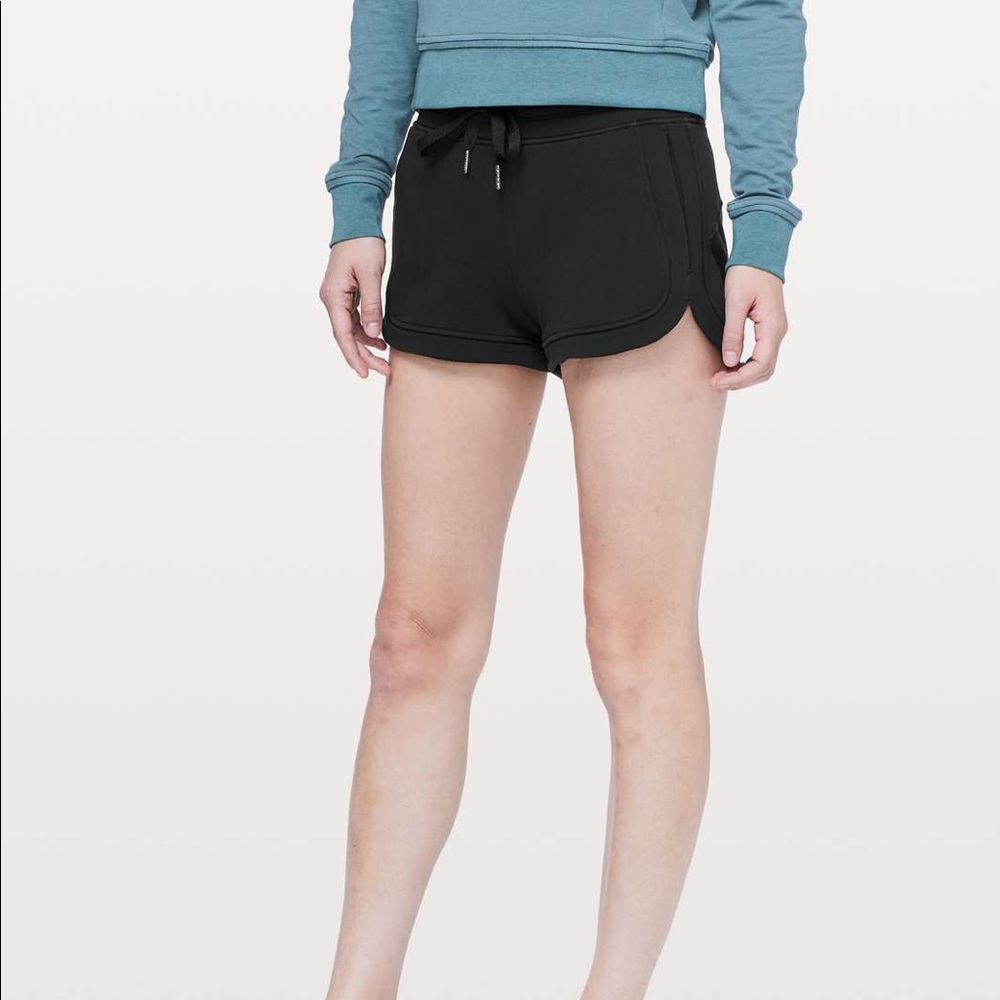 Lululemon Hit the Reset Short.